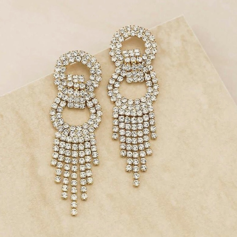 CRYSTAL GATSBY 18K
GOLD PLATED
STATEMENT EARRINGS
